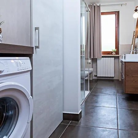 Ida - Regarda Travel Chalet Costermano