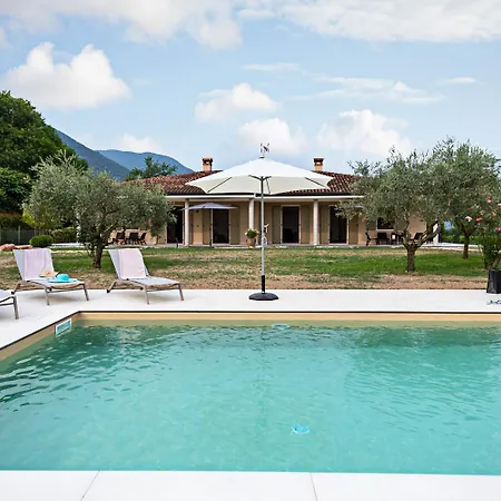 Ida - Regarda Travel Chalet *
