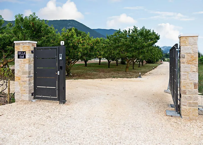 Ida - Regarda Travel 샬레 코스테르마노