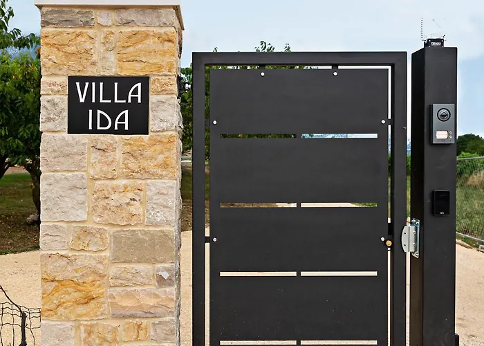 Ida - Regarda Travel 샬레